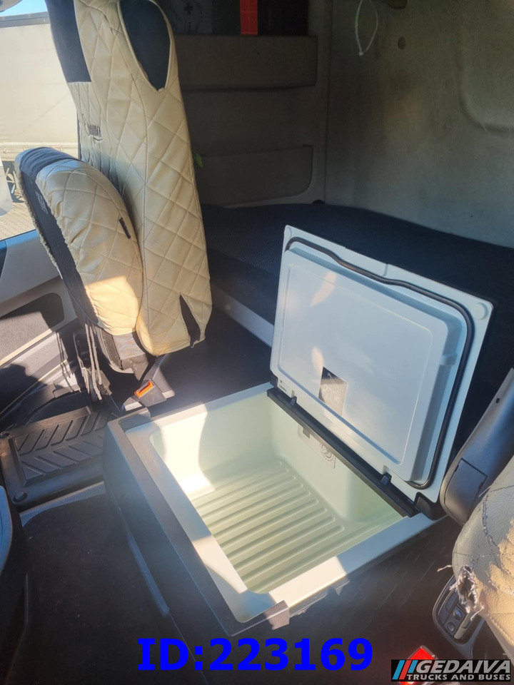 Sattelzugmaschine MERCEDES-BENZ Actros 1845 Euro6: das Bild 16