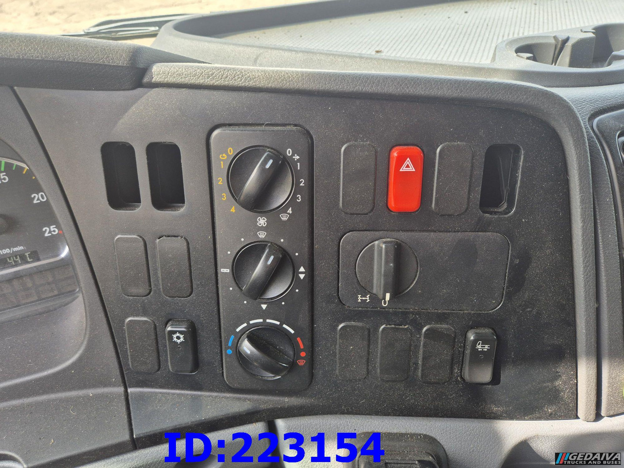 Sattelzugmaschine MERCEDES-BENZ Axor 1840 +  Crane Epsilon Palfinger PZR601GA: das Bild 15