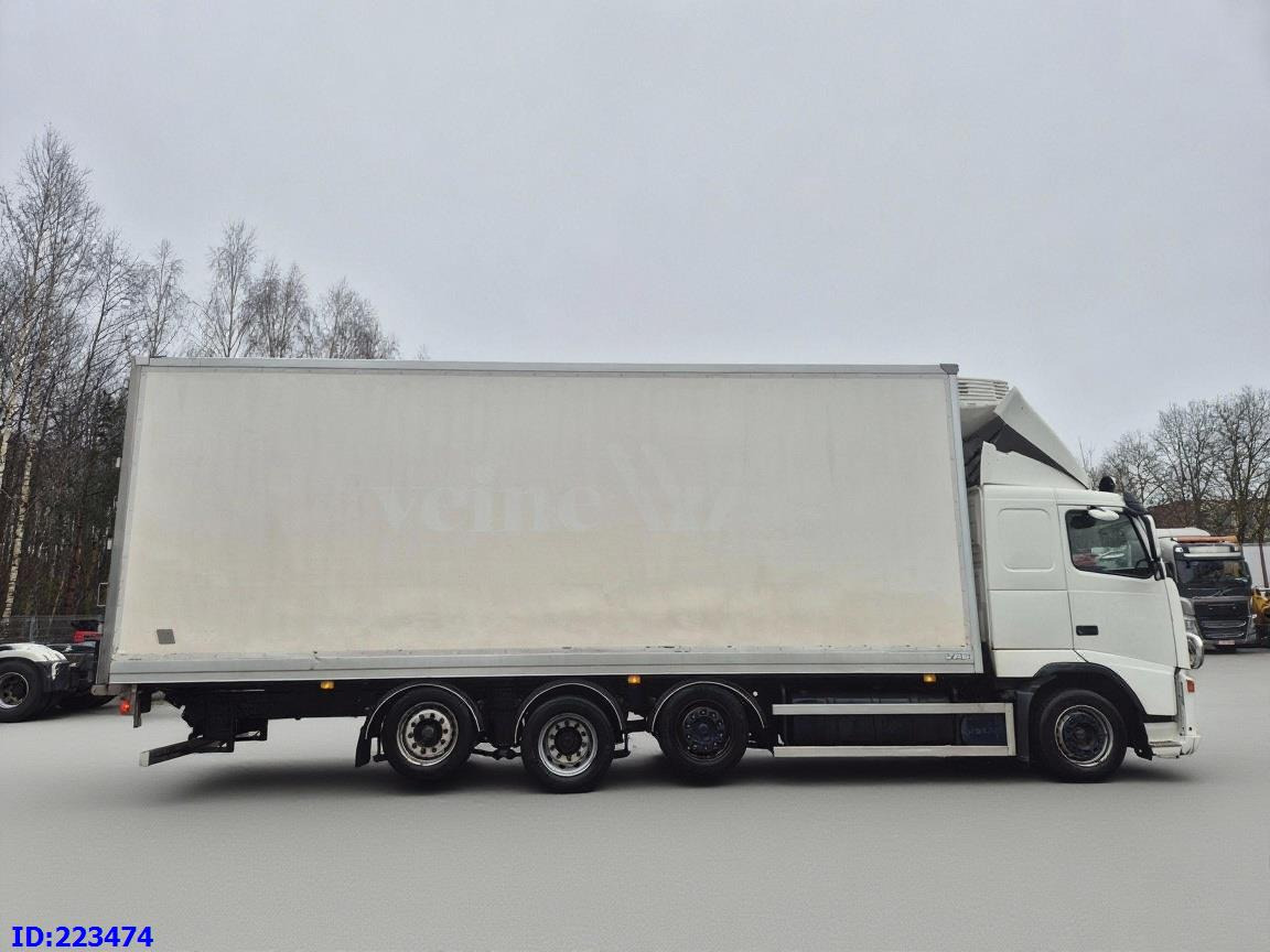 VOLVO FH12 460HP 8x2 Manual - Kühlkoffer LKW: das Bild 5 VOLVO FH12 460HP 8x2 Manual - Kühlkoffer LKW: das Bild 5
