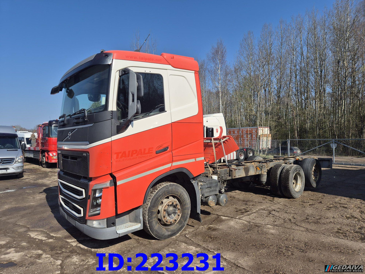 VOLVO FH13 540HP 6X2 Euro6 - Fahrgestell LKW: das Bild 1 VOLVO FH13 540HP 6X2 Euro6 - Fahrgestell LKW: das Bild 1
