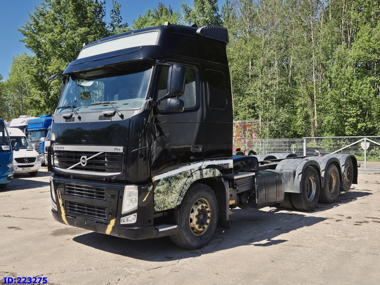 VOLVO FH13 540HP 8X4 (Steering axle) RETARDER - Fahrgestell LKW: das Bild 1 VOLVO FH13 540HP 8X4 (Steering axle) RETARDER - Fahrgestell LKW: das Bild 1