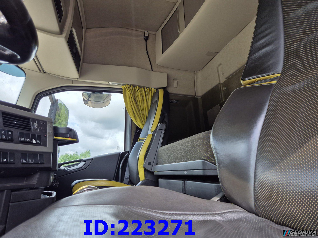 Holztransporter VOLVO FH16 750HP 8x4 (Steering axle / 2 axles lifting): das Bild 13