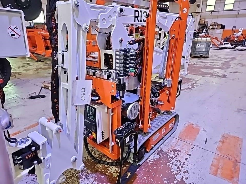 EasyLift R130 - Gelenkarmbühne: das Bild 3 EasyLift R130 - Gelenkarmbühne: das Bild 3