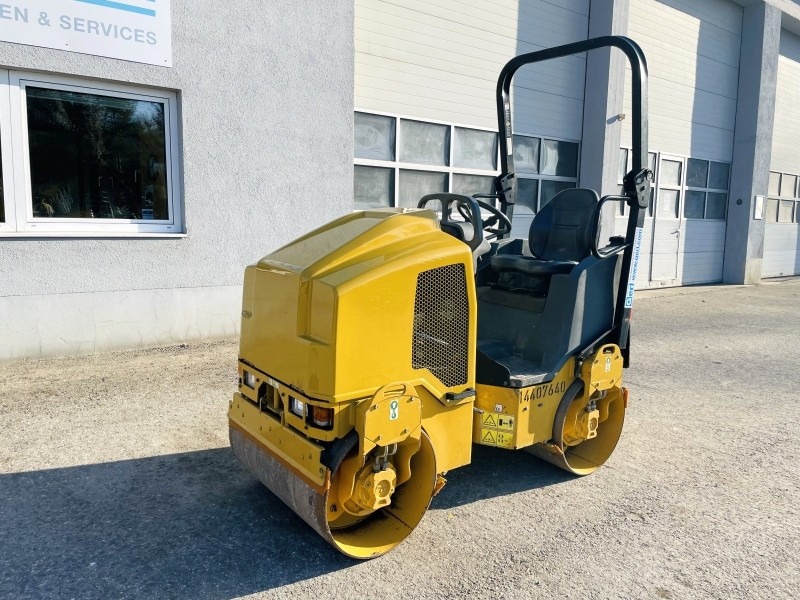 Caterpillar CB14B (3399) - Walzen: das Bild 4 Caterpillar CB14B (3399) - Walzen: das Bild 4