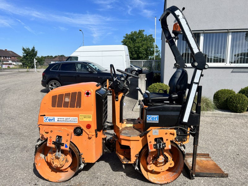 Dynapac DC 900 (110585) - Straßenwalze: das Bild 1 Dynapac DC 900 (110585) - Straßenwalze: das Bild 1