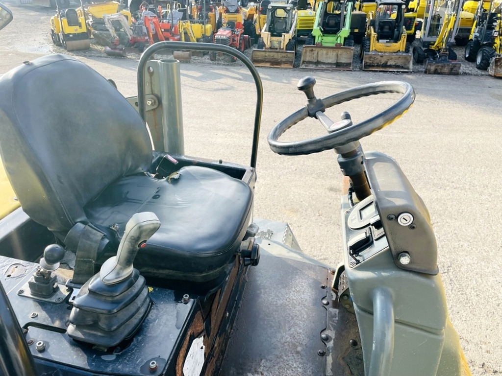 Neuson DW60 (3911) - Mini-Kipper: das Bild 5 Neuson DW60 (3911) - Mini-Kipper: das Bild 5