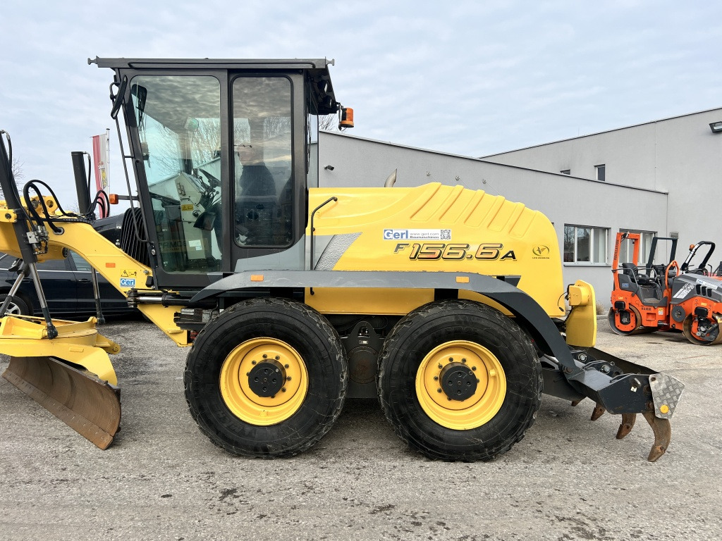 New Holland F 156.6 A (111441) - Grader: das Bild 2 New Holland F 156.6 A (111441) - Grader: das Bild 2