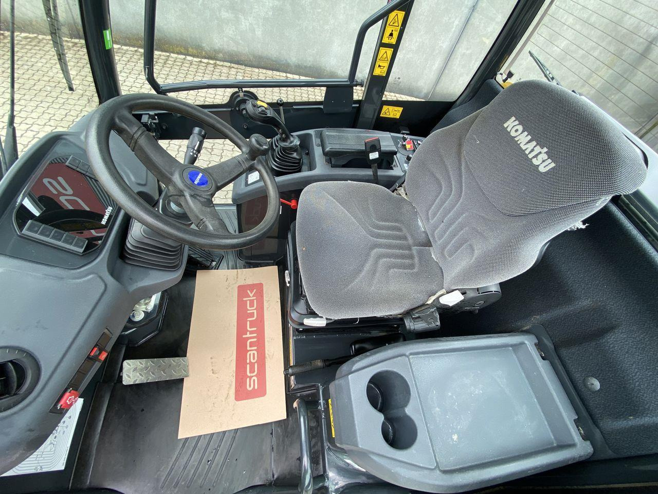 Komatsu WA70M-8EO - Hoflader: das Bild 3 Komatsu WA70M-8EO - Hoflader: das Bild 3