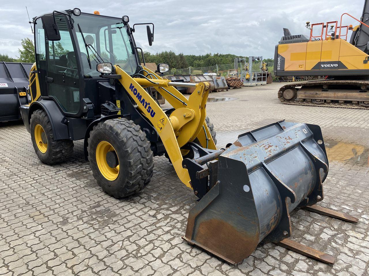Komatsu WA70M-8EO - Hoflader: das Bild 5 Komatsu WA70M-8EO - Hoflader: das Bild 5