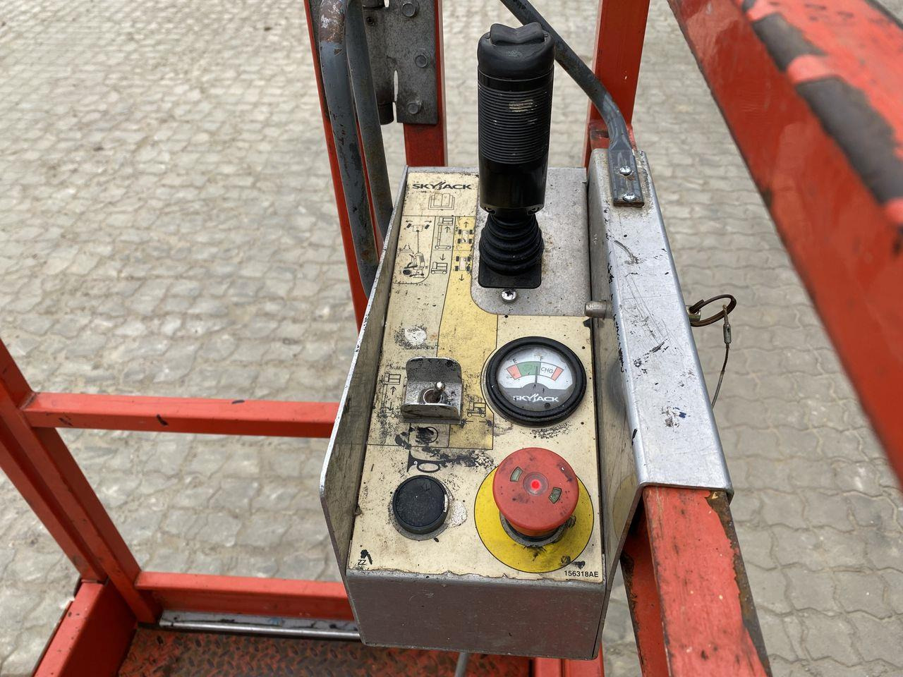 Skyjack SJ16 - Teleskopmastbühne: das Bild 3 Skyjack SJ16 - Teleskopmastbühne: das Bild 3