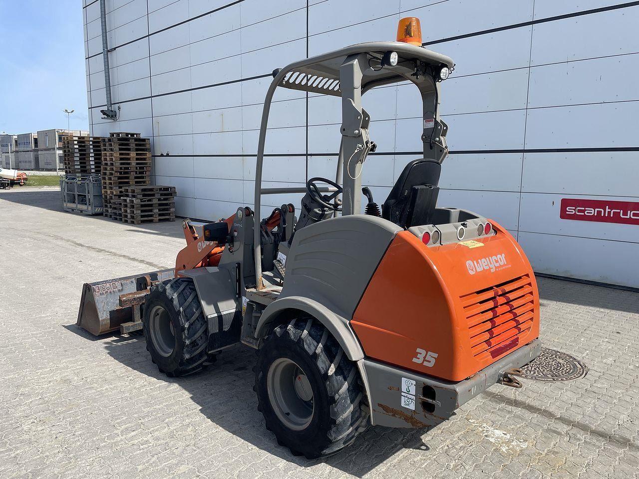 Weycor AR35 Agrar Light - Hoflader: das Bild 2 Weycor AR35 Agrar Light - Hoflader: das Bild 2