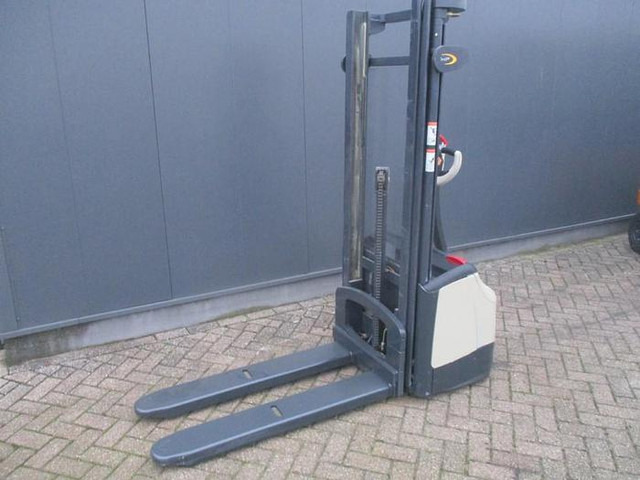 Crown WF 3000-1.0 TL - Hochhubwagen: das Bild 2 Crown WF 3000-1.0 TL - Hochhubwagen: das Bild 2