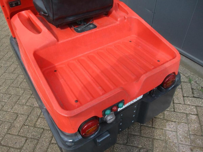Linde P 60 - Schleppfahrzeug: das Bild 4 Linde P 60 - Schleppfahrzeug: das Bild 4