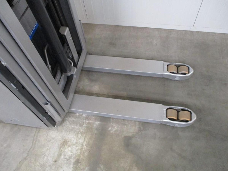 Still EXV16 - Niederhubwagen: das Bild 5 Still EXV16 - Niederhubwagen: das Bild 5