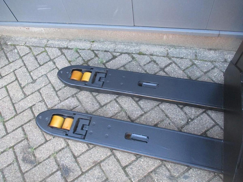 Toyota LPE 200 - Niederhubwagen: das Bild 5 Toyota LPE 200 - Niederhubwagen: das Bild 5