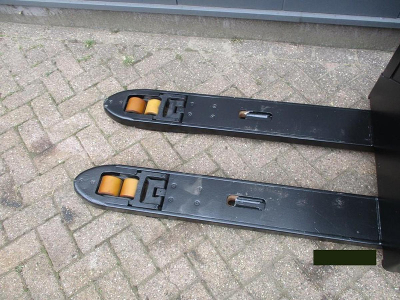 Toyota LPE 200 - Niederhubwagen: das Bild 4 Toyota LPE 200 - Niederhubwagen: das Bild 4