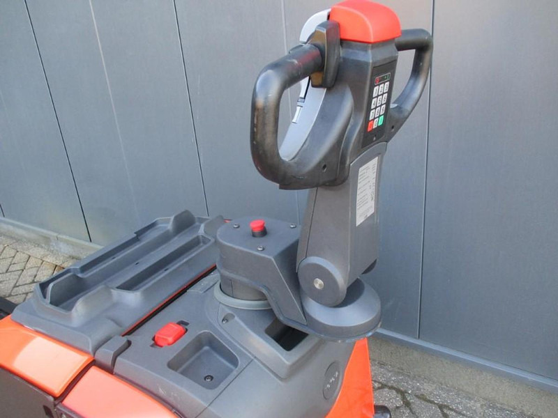 Toyota LPE 250 - Niederhubwagen: das Bild 4 Toyota LPE 250 - Niederhubwagen: das Bild 4