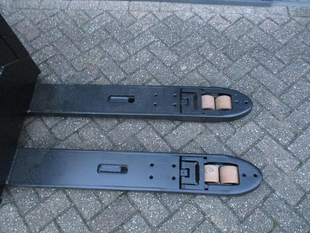 Toyota LPE 250 - Niederhubwagen: das Bild 2 Toyota LPE 250 - Niederhubwagen: das Bild 2
