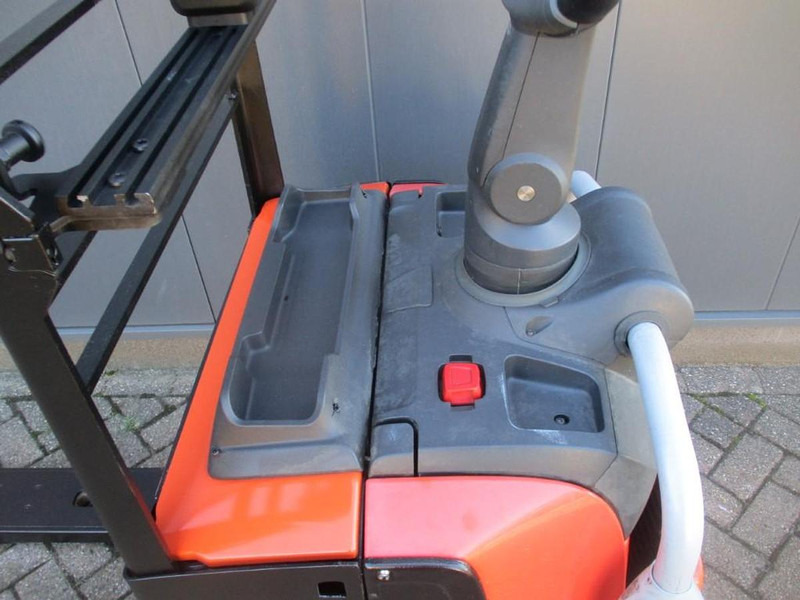 Toyota LPE200 - Niederhubwagen: das Bild 4 Toyota LPE200 - Niederhubwagen: das Bild 4