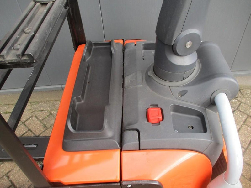 Toyota LPE200 - Niederhubwagen: das Bild 3 Toyota LPE200 - Niederhubwagen: das Bild 3