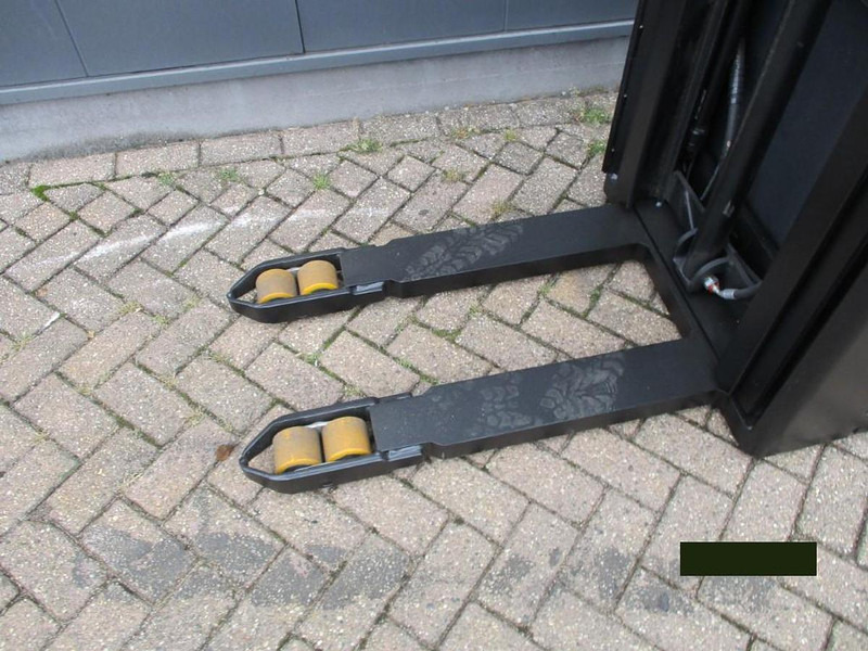 Toyota SPE120 - Niederhubwagen: das Bild 3 Toyota SPE120 - Niederhubwagen: das Bild 3