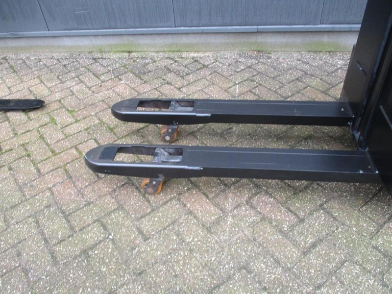 Toyota SWE 080L - Hochhubwagen: das Bild 5 Toyota SWE 080L - Hochhubwagen: das Bild 5
