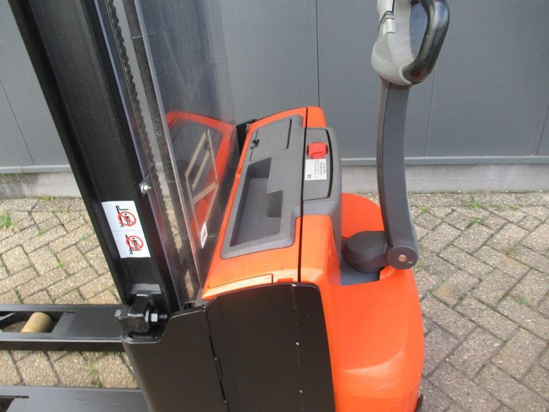 Toyota SWE 100 - Hochhubwagen: das Bild 5 Toyota SWE 100 - Hochhubwagen: das Bild 5