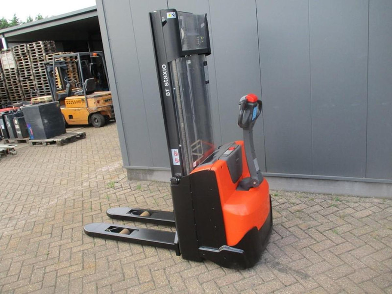 Toyota SWE 100 - Hochhubwagen: das Bild 3 Toyota SWE 100 - Hochhubwagen: das Bild 3