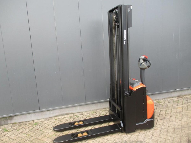 Toyota SWE 100 - Hochhubwagen: das Bild 2 Toyota SWE 100 - Hochhubwagen: das Bild 2