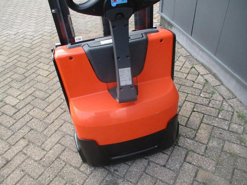 Toyota SWE 100 - Hochhubwagen: das Bild 4 Toyota SWE 100 - Hochhubwagen: das Bild 4