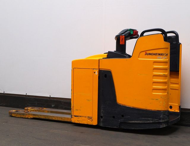 Jungheinrich ERE225 - Niederhubwagen: das Bild 2 Jungheinrich ERE225 - Niederhubwagen: das Bild 2