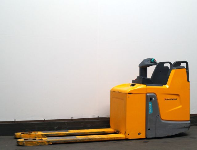 Jungheinrich ERE225 - Niederhubwagen: das Bild 1 Jungheinrich ERE225 - Niederhubwagen: das Bild 1