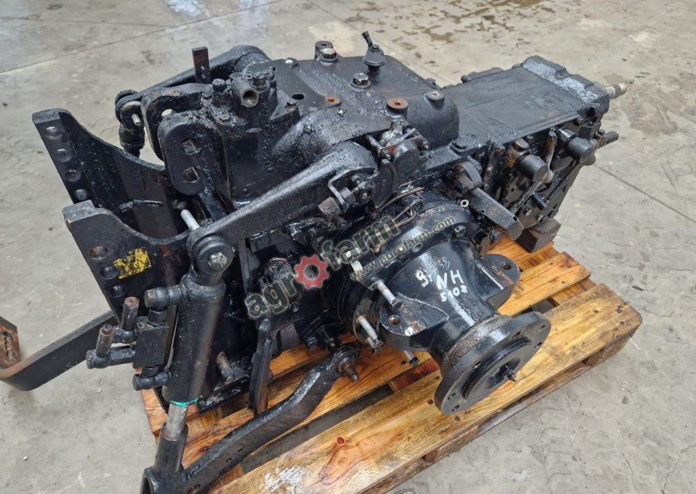 Tylny most New Holland T4.90N 87559163 - Getriebe: das Bild 4 Tylny most New Holland T4.90N 87559163 - Getriebe: das Bild 4