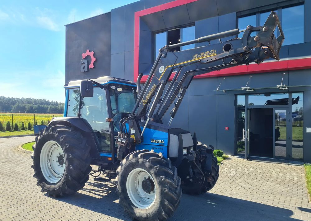 Valtra A95 - Traktor: das Bild 2 Valtra A95 - Traktor: das Bild 2