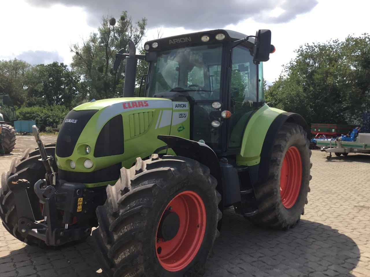 CLAAS Arion 630 - Traktor: das Bild 4 CLAAS Arion 630 - Traktor: das Bild 4