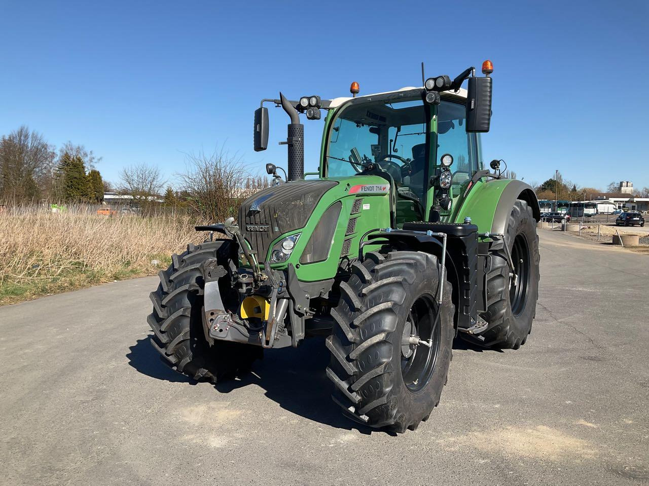 Fendt Vario 714 SCR Profi Plus - Traktor: das Bild 2 Fendt Vario 714 SCR Profi Plus - Traktor: das Bild 2