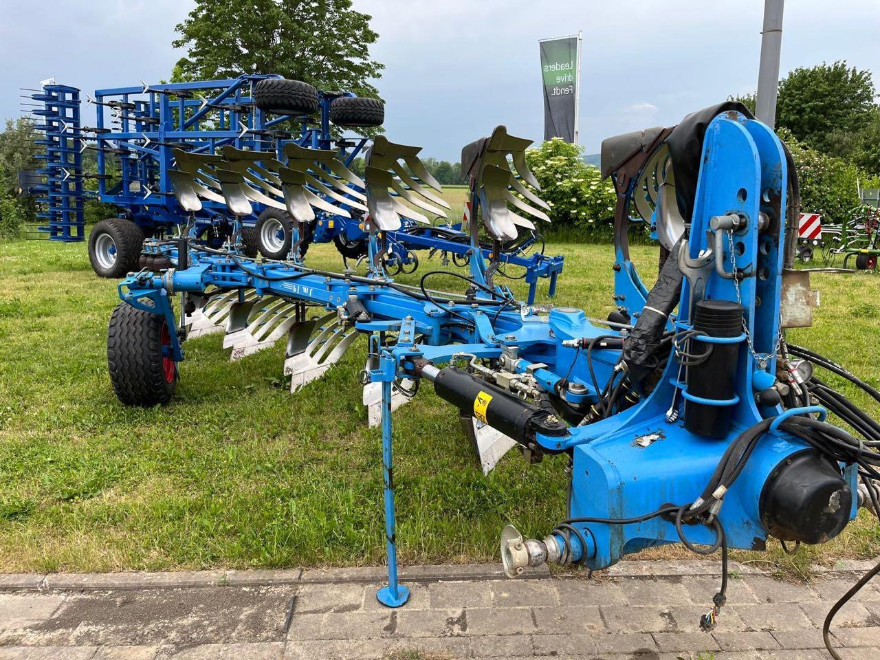 Lemken Juwel 8 V T 5 + 1 L 100 TurnControl - Pflug: das Bild 3 Lemken Juwel 8 V T 5 + 1 L 100 TurnControl - Pflug: das Bild 3