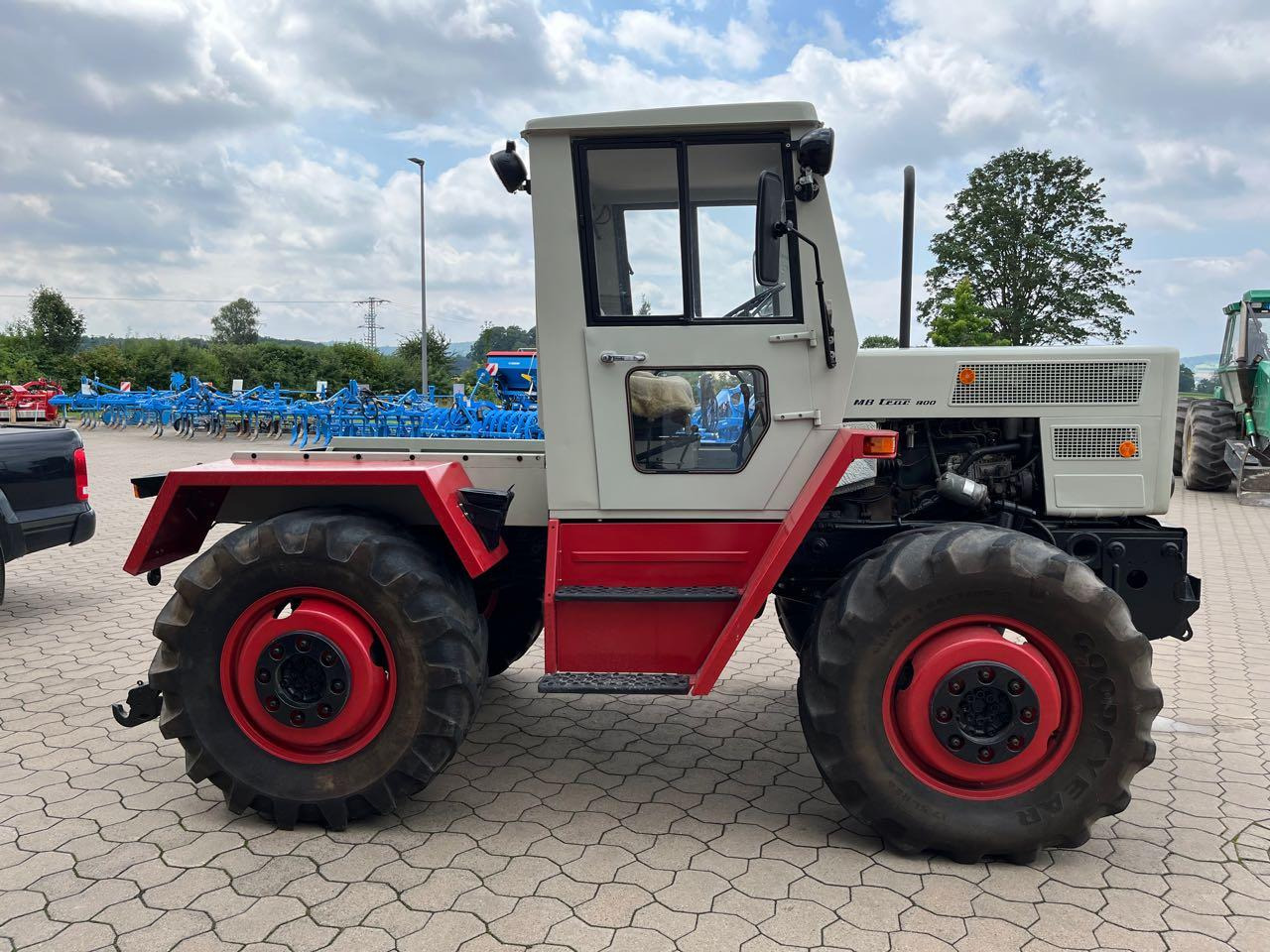 Mercedes-Benz MB trac 800 - Traktor: das Bild 2 Mercedes-Benz MB trac 800 - Traktor: das Bild 2