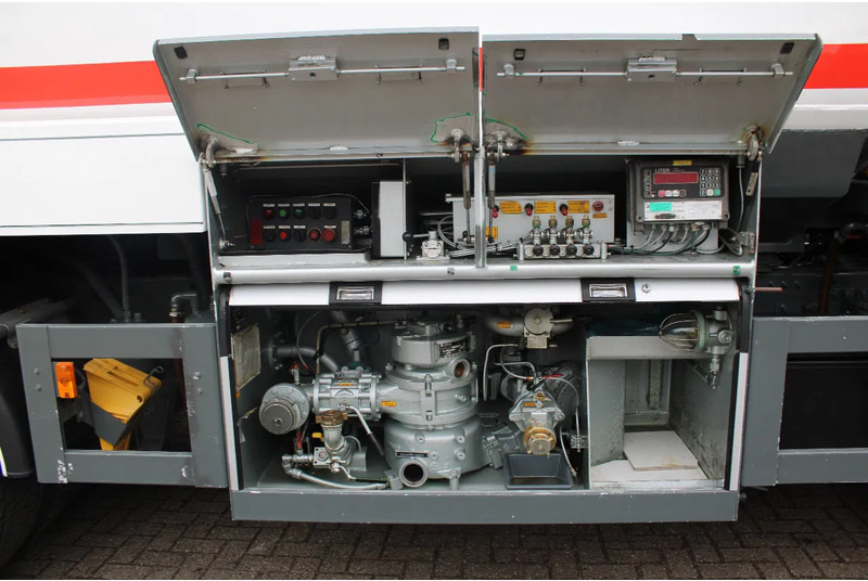 DAF CF 85.430 + PUMP/METERS + 4 COMPART / 15.000 LITER + COMPLETE SYSTEM WORKING - Tankwagen: das Bild 5 DAF CF 85.430 + PUMP/METERS + 4 COMPART / 15.000 LITER + COMPLETE SYSTEM WORKING - Tankwagen: das Bild 5