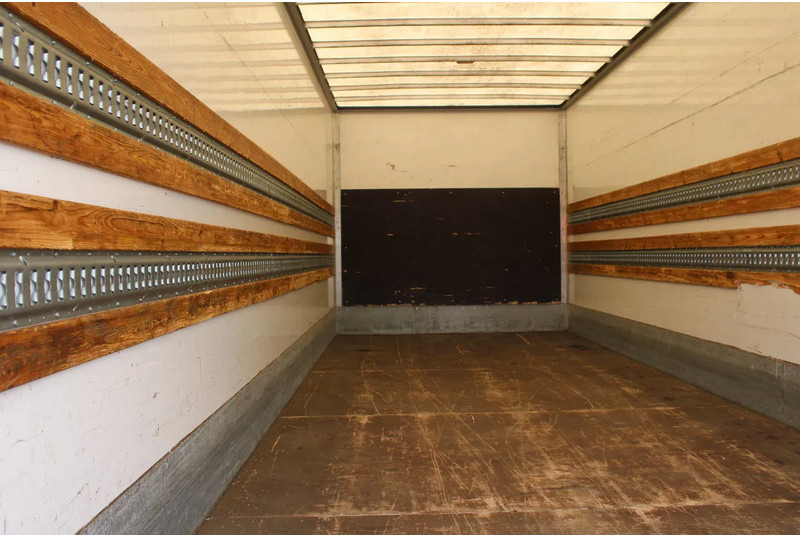 Iveco Eurocargo 120E21 + EURO 6 + LIFT - Koffer LKW: das Bild 5 Iveco Eurocargo 120E21 + EURO 6 + LIFT - Koffer LKW: das Bild 5