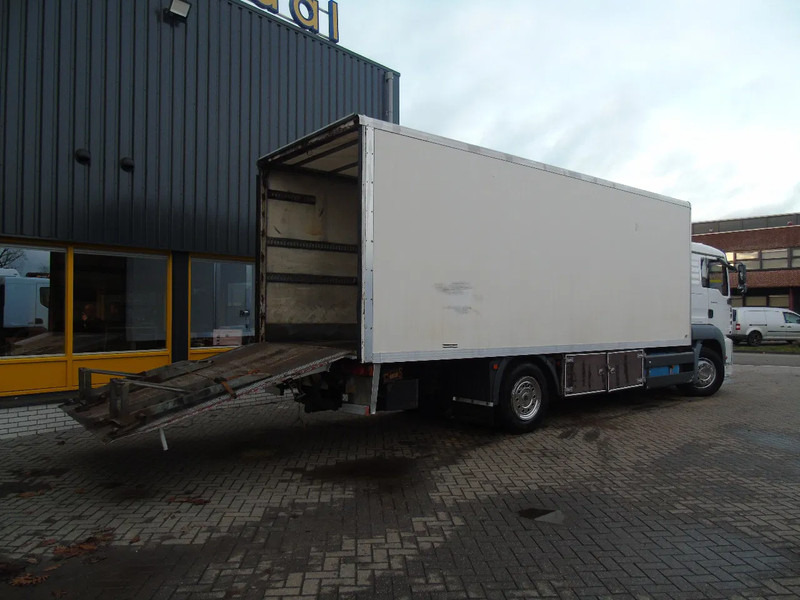 MAN TGA 18.310 + 3T LIFT + NICE TRUCK - Koffer LKW: das Bild 3 MAN TGA 18.310 + 3T LIFT + NICE TRUCK - Koffer LKW: das Bild 3