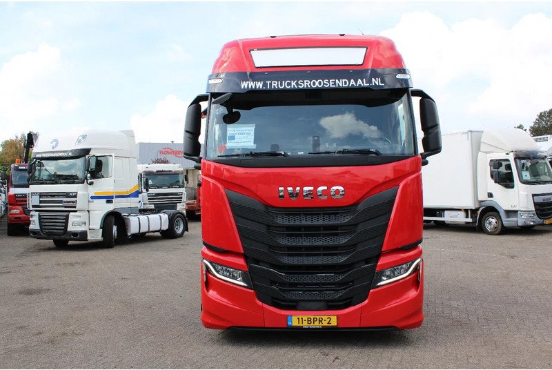 Iveco S-WAY 460 + LNG + retarder + euro 6 - Sattelzugmaschine: das Bild 2 Iveco S-WAY 460 + LNG + retarder + euro 6 - Sattelzugmaschine: das Bild 2
