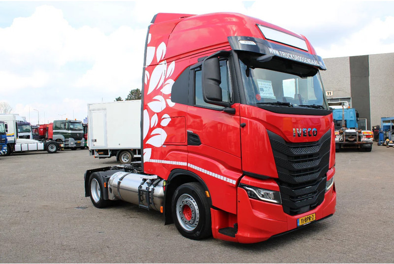 Iveco S-WAY 460 + LNG + retarder + euro 6 - Sattelzugmaschine: das Bild 3 Iveco S-WAY 460 + LNG + retarder + euro 6 - Sattelzugmaschine: das Bild 3