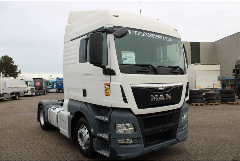 MAN TGX 18.440 + EURO 6 + manual + VERY NICE - Sattelzugmaschine: das Bild 3 MAN TGX 18.440 + EURO 6 + manual + VERY NICE - Sattelzugmaschine: das Bild 3