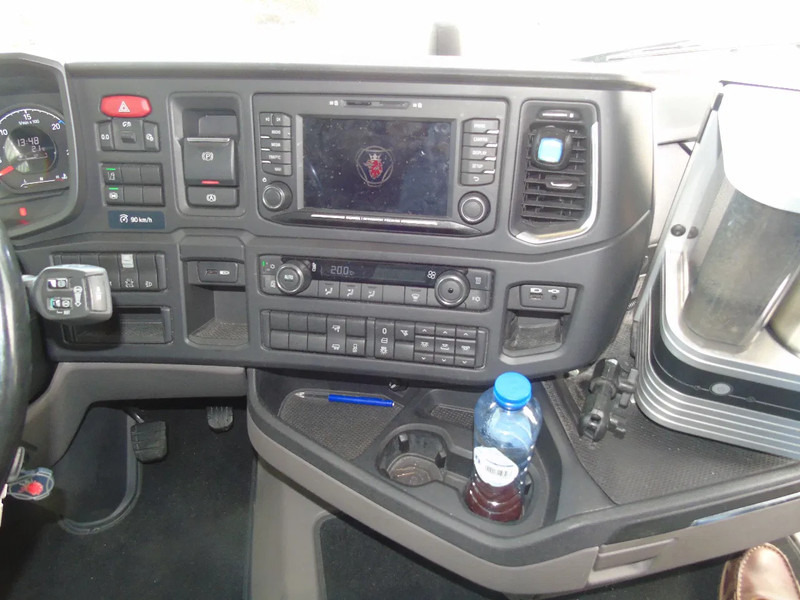 Sattelzugmaschine Scania R450 + RETARDER + FULL OPTION + EURO 6: das Bild 15