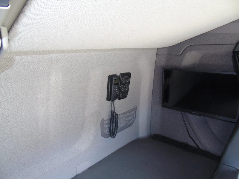 Sattelzugmaschine Scania R450 + RETARDER + FULL OPTION + EURO 6: das Bild 16