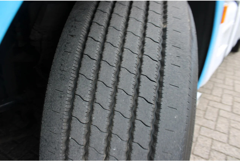 Sattelzugmaschine Scania R560 V8 + manual + ADR + 6x2: das Bild 7 Sattelzugmaschine Scania R560 V8 + manual + ADR + 6x2: das Bild 7