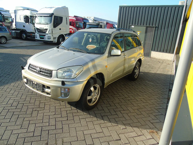 Toyota RAV4 + 4X4 + AUTOMAT + PETROL - SUV/ Geländewagen: das Bild 2 Toyota RAV4 + 4X4 + AUTOMAT + PETROL - SUV/ Geländewagen: das Bild 2