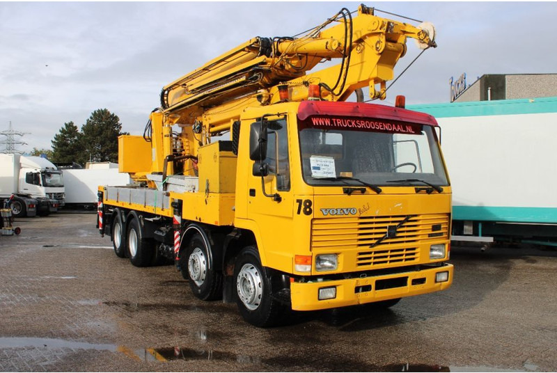 Volvo FL10 8X4 + GROMACH 34 mtr. + EURO 2 - All-Terrain Kran: das Bild 4 Volvo FL10 8X4 + GROMACH 34 mtr. + EURO 2 - All-Terrain Kran: das Bild 4