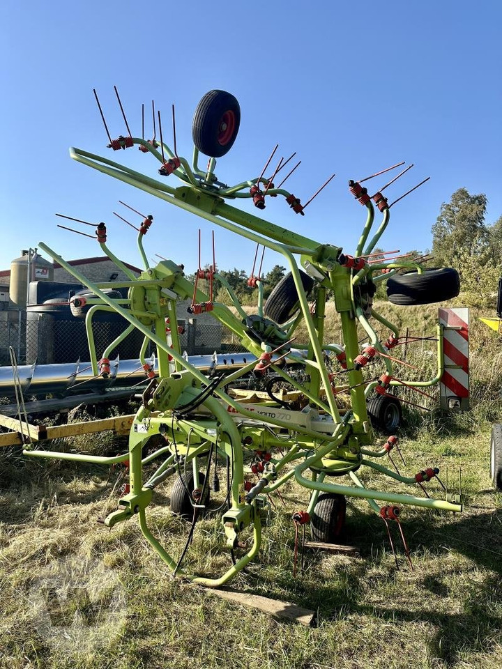 CLAAS Volto 770 - Heuwender/ Wenderechen: das Bild 4 CLAAS Volto 770 - Heuwender/ Wenderechen: das Bild 4